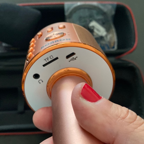 BONAOK Wireless Bluetooth Karaoke Microphone with case- New - Picture 3 of 8